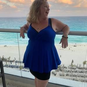 Meet your Posher, Melea